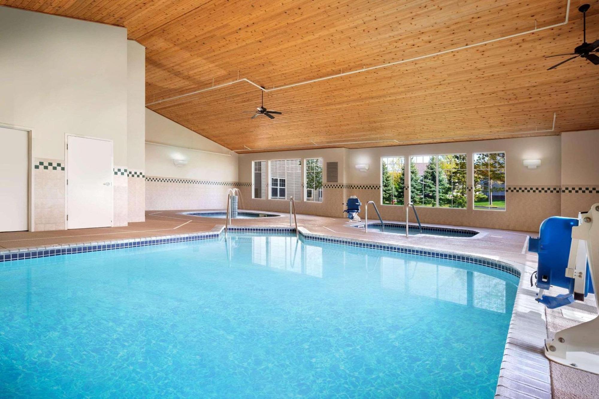 Country Inn & Suites By Radisson Albertville Near Outlet Mall Exteriör bild