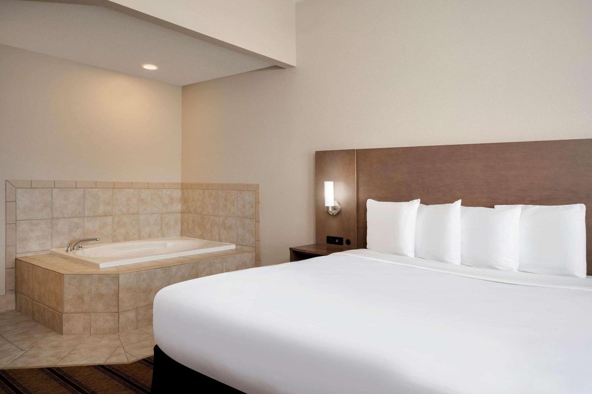 Country Inn & Suites By Radisson Albertville Near Outlet Mall Exteriör bild