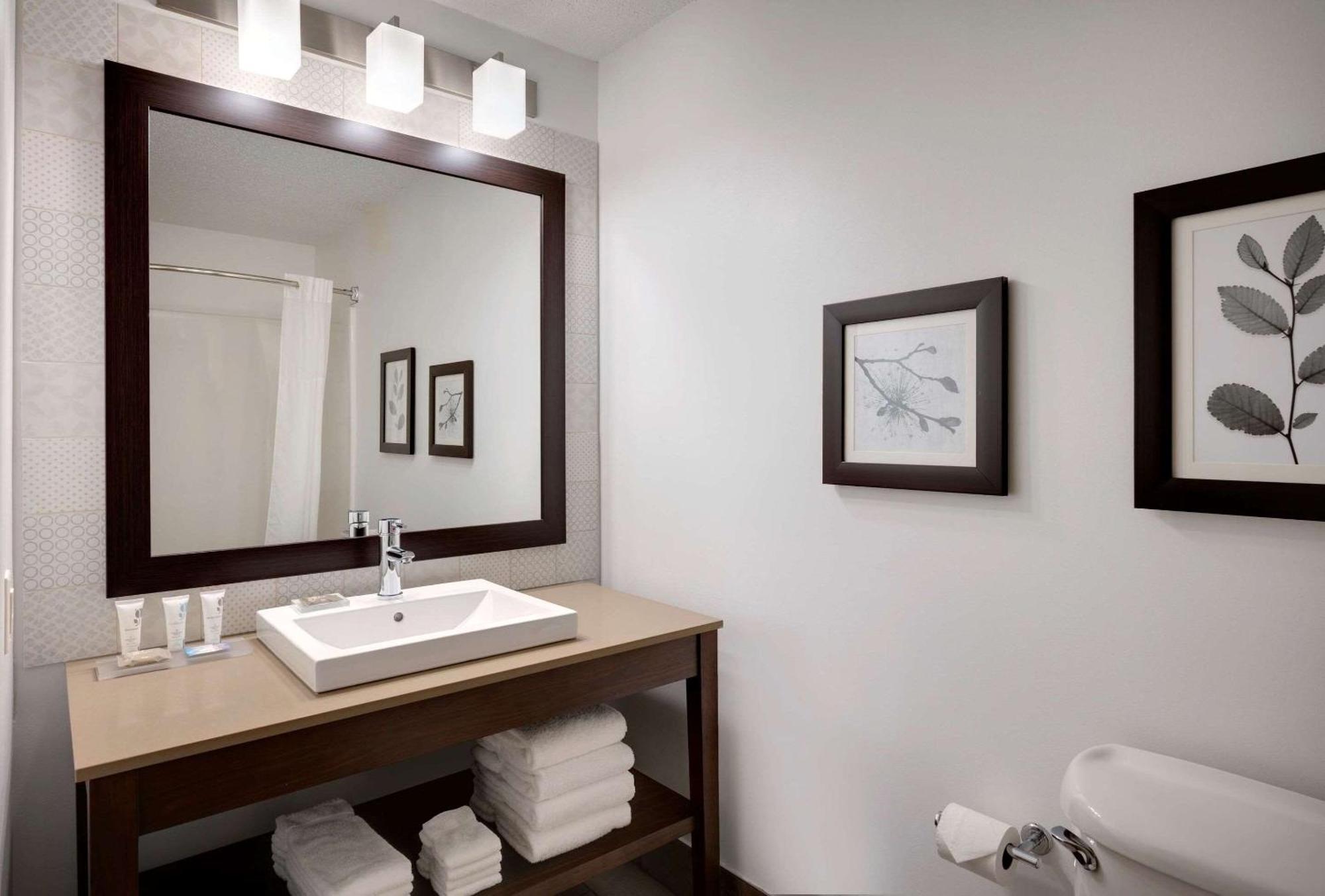 Country Inn & Suites By Radisson Albertville Near Outlet Mall Exteriör bild
